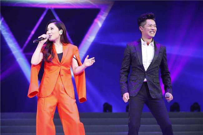 鳳凰傳奇成立文化傳媒合伙企業(yè),經(jīng)營(yíng)范圍包括婚慶禮儀等